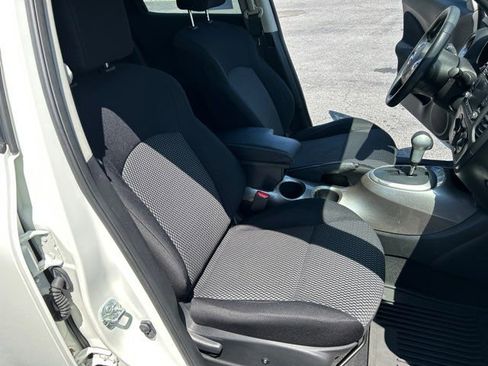Used 2016 Nissan Juke S image 24