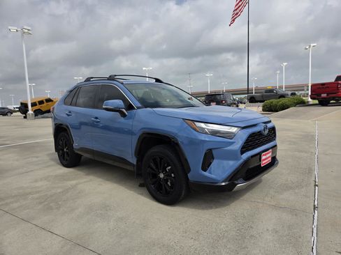 Used 2024 Toyota RAV4 SE AWD/4WD image 7