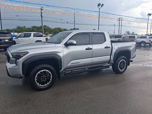 Used 2025 Toyota Tacoma TRD Off-Road AWD/4WD image 13