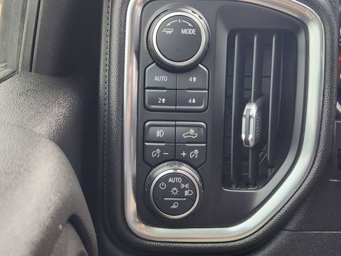 Used 2020 Chevrolet Silverado 2500 LTZ w/ LTZ Texas Edition image 21