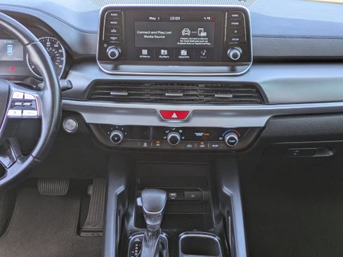 Used 2020 Kia Telluride LX FWD image 17
