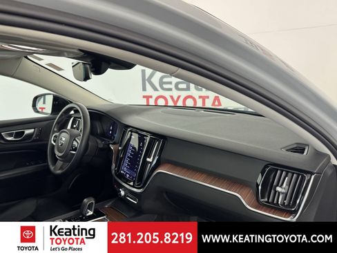 Used 2024 Volvo S60 B5 Plus image 22