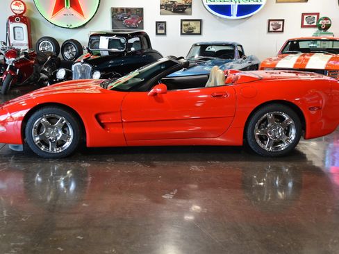 Used 1998 Chevrolet Corvette Convertible w/ Memory Pkg RWD image 5