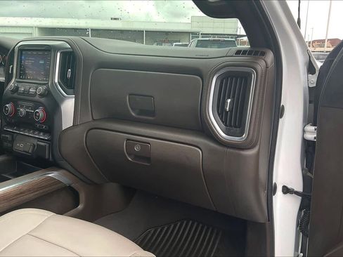 Certified 2022 Chevrolet Silverado 2500 LT w/ Convenience Package image 16