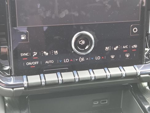 New 2026 GMC Yukon AT4 w/ AT4 Premium Plus Package AWD/4WD image 37