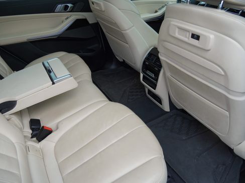 Used 2021 BMW X7 xDrive40i w/ Premium Package AWD/4WD image 34