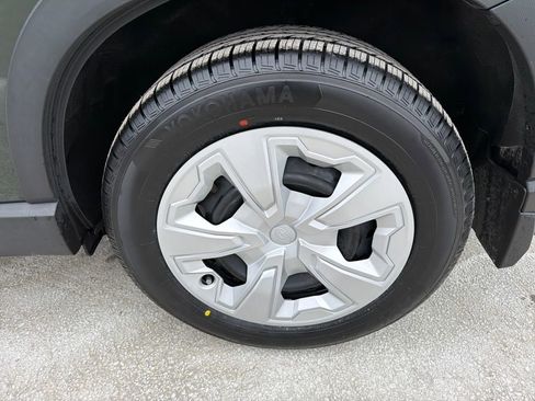 Certified 2024 Subaru Forester Base image 12