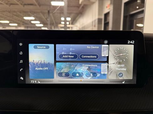 Used 2025 Nissan Kicks SR w/ SR Premium Package AWD/4WD image 12