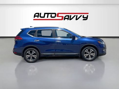Used 2017 Nissan Rogue SL w/ SL Premium Package FWD image 8