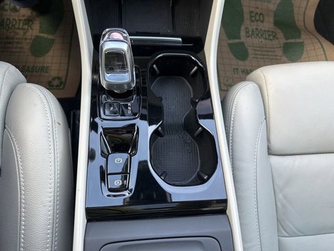 Used 2023 Volvo XC40 B5 Plus w/ Driver Assist Package image 32