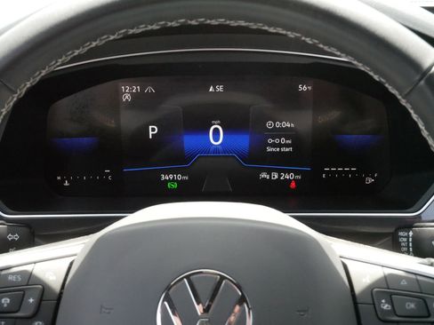 Certified 2023 Volkswagen Tiguan SE R-Line AWD/4WD image 21