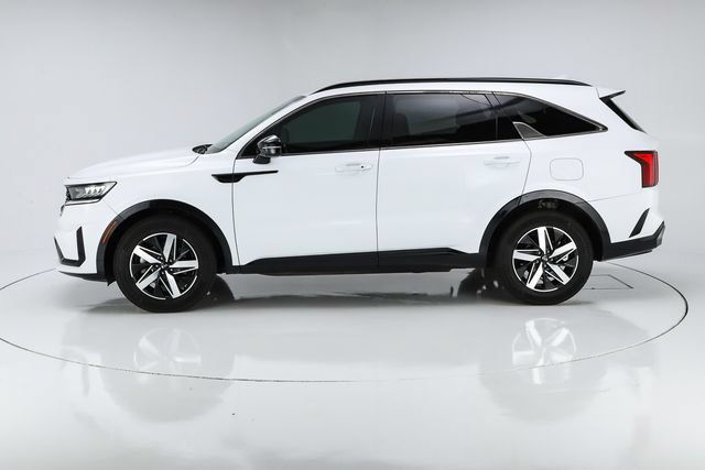 Used 2021 Kia Sorento S FWD image 2