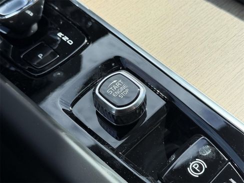 New 2026 Volvo XC60 B5 Plus w/ Climate Package image 7