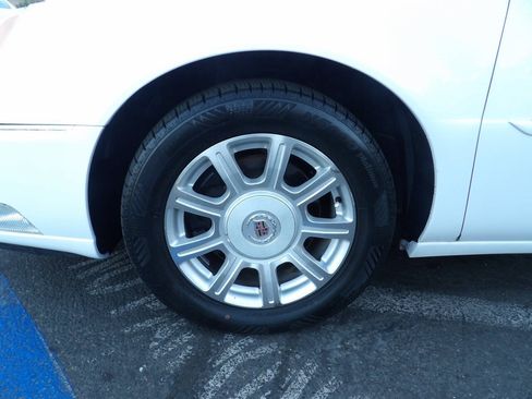 Used 2009 Cadillac DTS FWD image 12