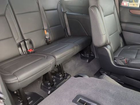 Used 2025 GMC Yukon Denali image 32