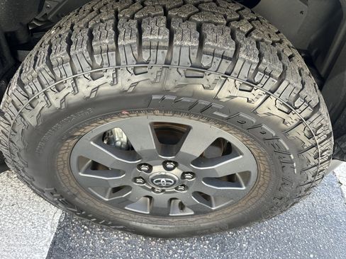 Used 2024 Toyota Land Cruiser image 6