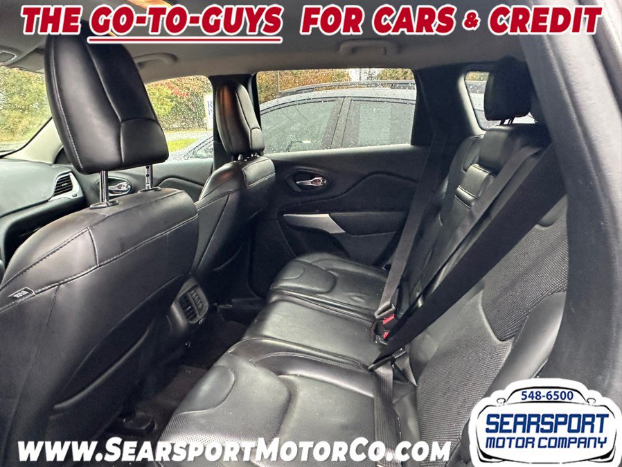 Used 2018 Jeep Cherokee Overland AWD/4WD image 8