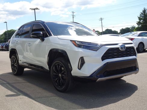 Used 2024 Toyota RAV4 XSE w/ Weather Package AWD/4WD image 6