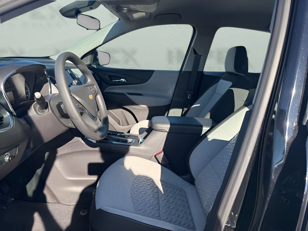 Used 2024 Chevrolet Equinox LS FWD image 9