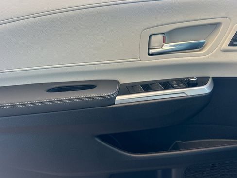 New 2026 Toyota Sienna Limited FWD image 12