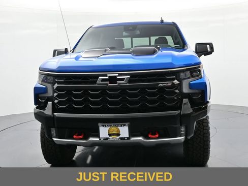 Used 2022 Chevrolet Silverado 1500 ZR2 AWD/4WD image 3