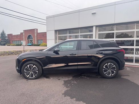 Used 2024 Chevrolet Blazer EV LT AWD/4WD image 2