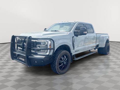 Used 2025 Ford F350 Lariat w/ Lariat Ultimate Package AWD/4WD image 1