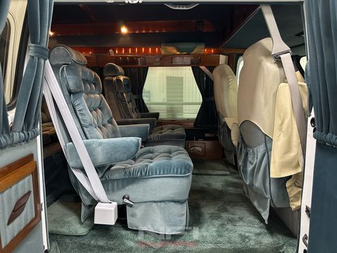 Used 1992 Chevrolet G20 RWD image 31