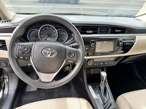 Used 2015 Toyota Corolla LE FWD image 12