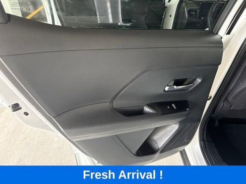 Used 2025 Nissan Kicks SV FWD image 13