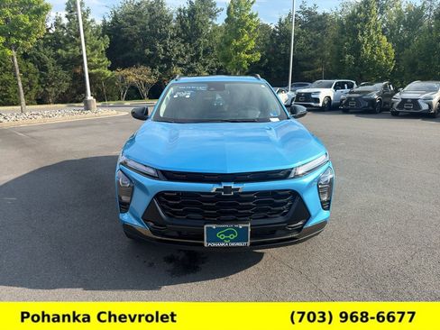 Used 2025 Chevrolet Trax ACTIV w/ Sunroof Package FWD image 2