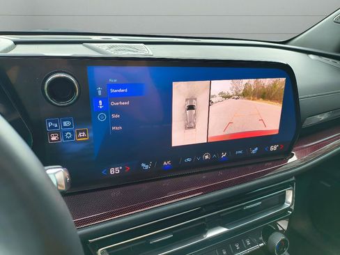 Used 2024 Chevrolet Traverse Z71 w/ Enhanced Driving Package image 21