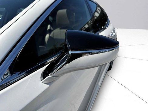 Used 2023 Lexus LS 500 w/ Accessory Package (Z2) RWD image 15