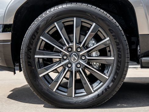 Used 2026 Lexus GX 550 w/ Accessory Package (2T) image 11