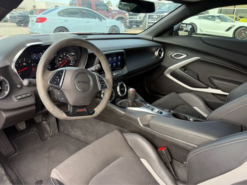 Used 2022 Chevrolet Camaro SS RWD image 7