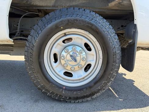 Used 2016 Ford F250 XL w/ Power Equipment Group AWD/4WD image 8
