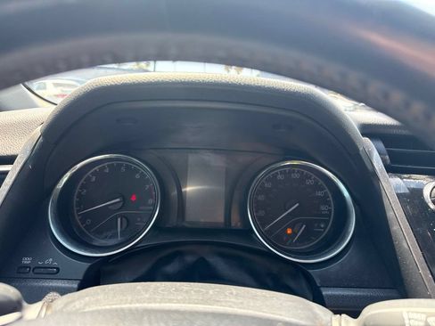 Used 2020 Toyota Camry SE FWD image 12