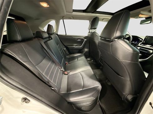 Used 2019 Toyota RAV4 Limited image 24