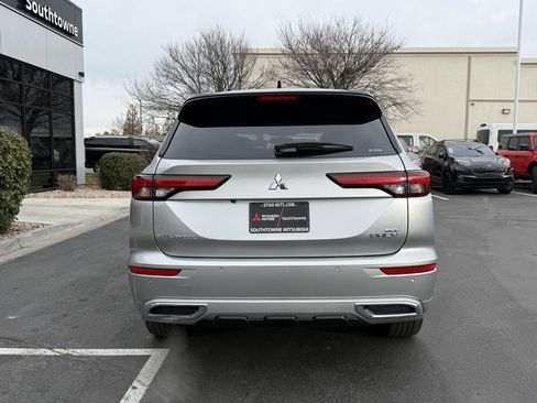 Used 2025 Mitsubishi Outlander SEL image 6