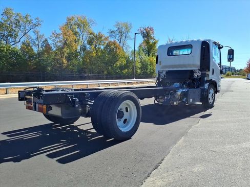 New 2024 Chevrolet Low Cab Forward 4500 XD RWD image 25