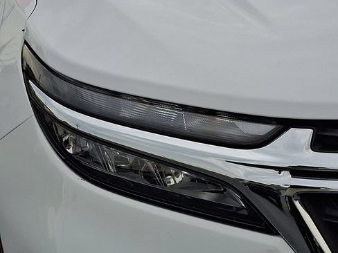 Used 2024 Chevrolet Equinox LS FWD image 11