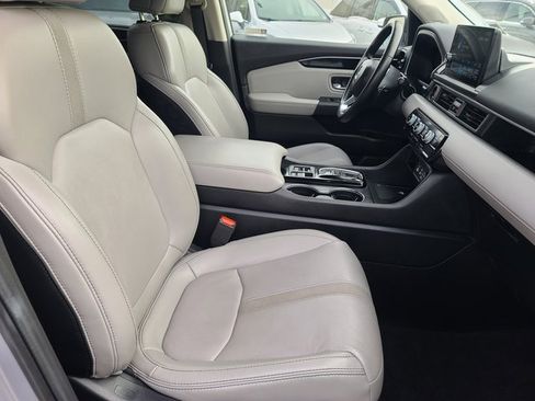 Certified 2023 Honda Pilot Touring image 21