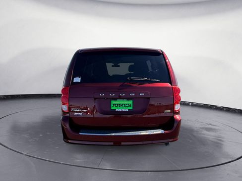 Used 2019 Dodge Grand Caravan SE FWD image 4