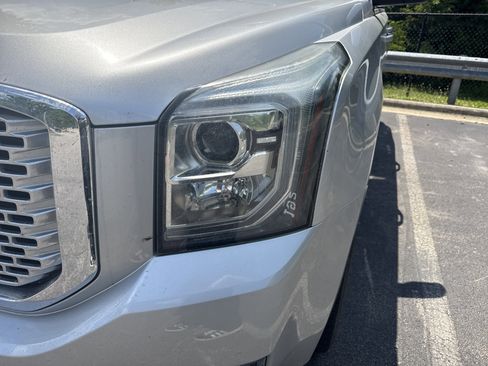 Used 2017 GMC Yukon Denali w/ Open Road Package AWD/4WD image 12