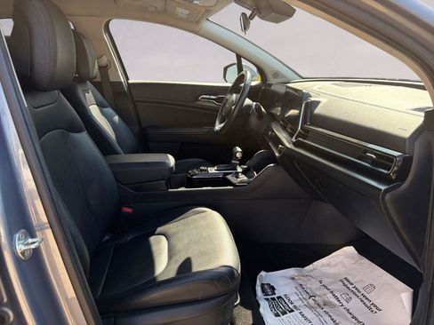 Used 2024 Kia Sportage EX FWD image 15