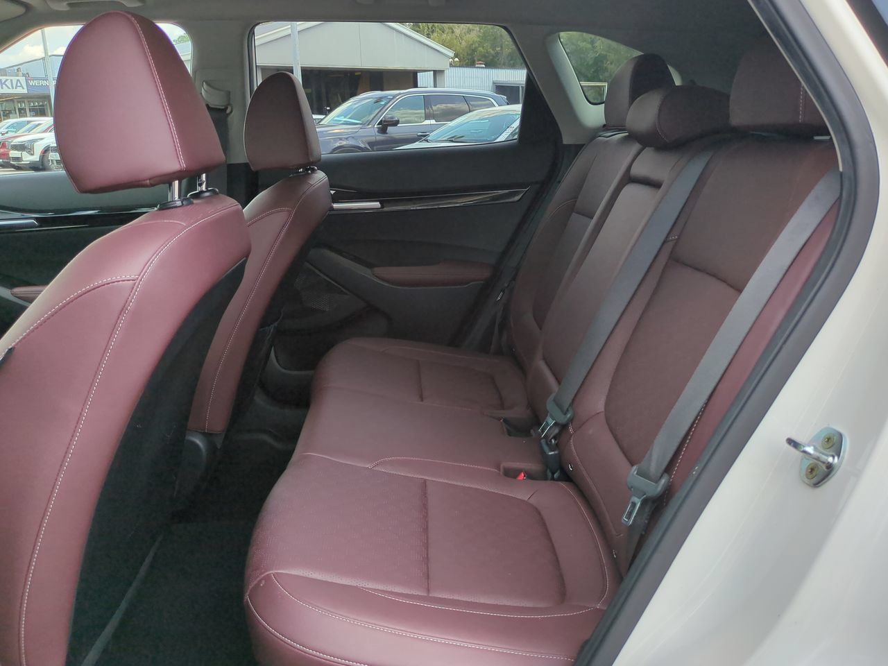 Certified 2023 Kia Seltos SX w/ SX Sunroof Package AWD/4WD image 14