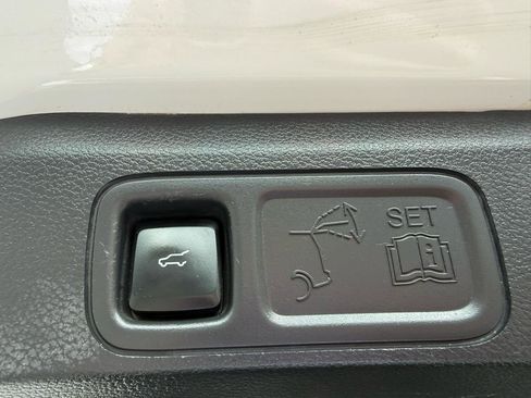 Used 2023 Ford Expedition XLT AWD/4WD image 19