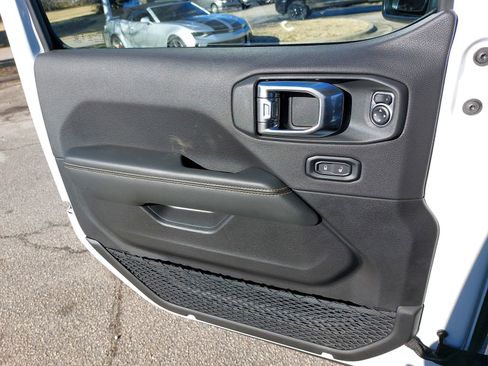 New 2026 Jeep Gladiator Sahara image 26