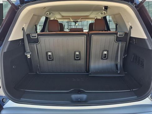 New 2025 Nissan Pathfinder Platinum w/ Black Appearance Package image 10