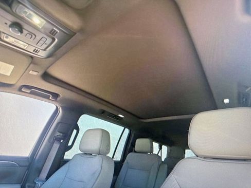 Used 2022 GMC Yukon XL SLT image 7